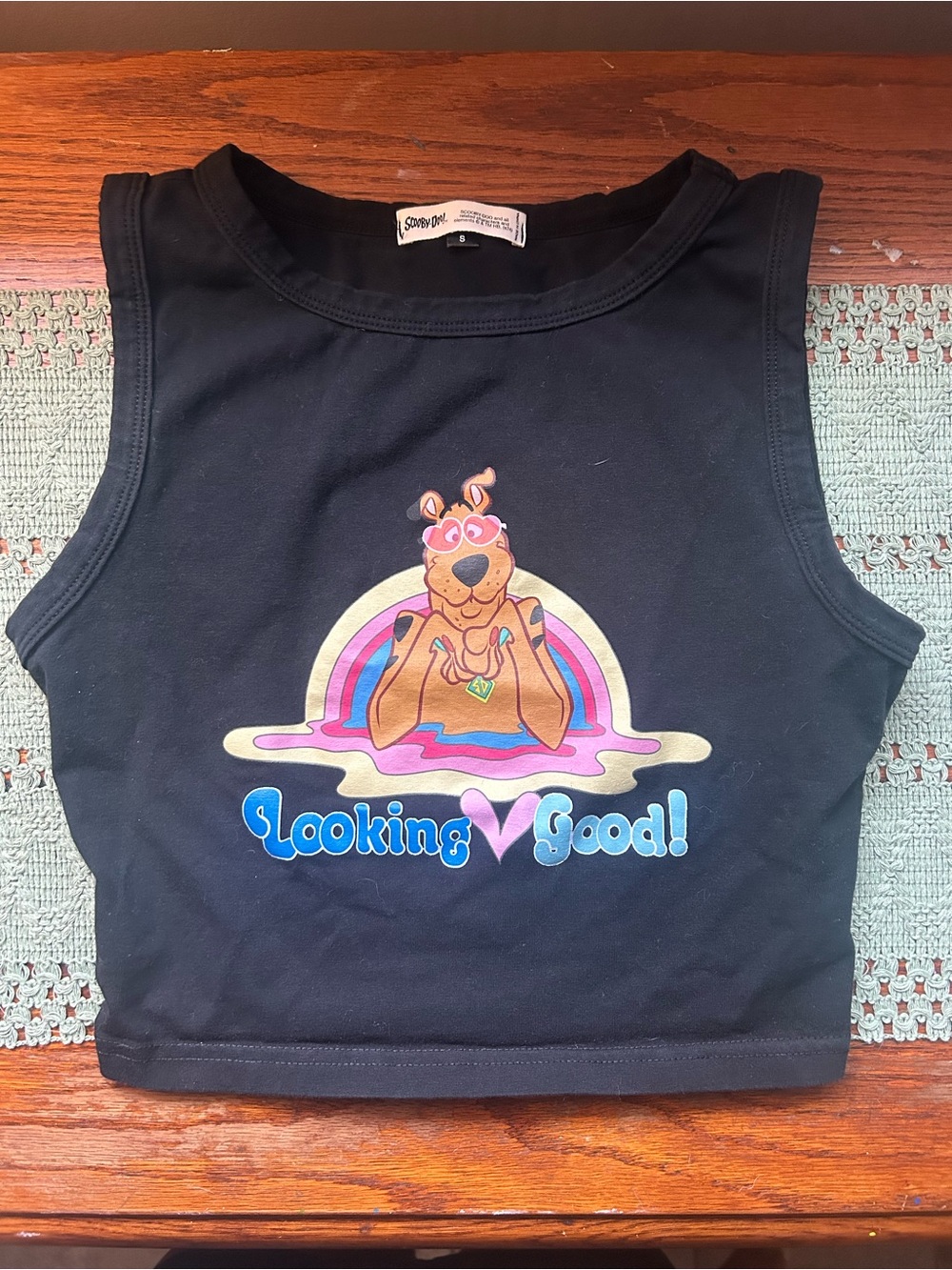 Black Graphic Scooby-Doo Crop Tank Top - Looking Good!